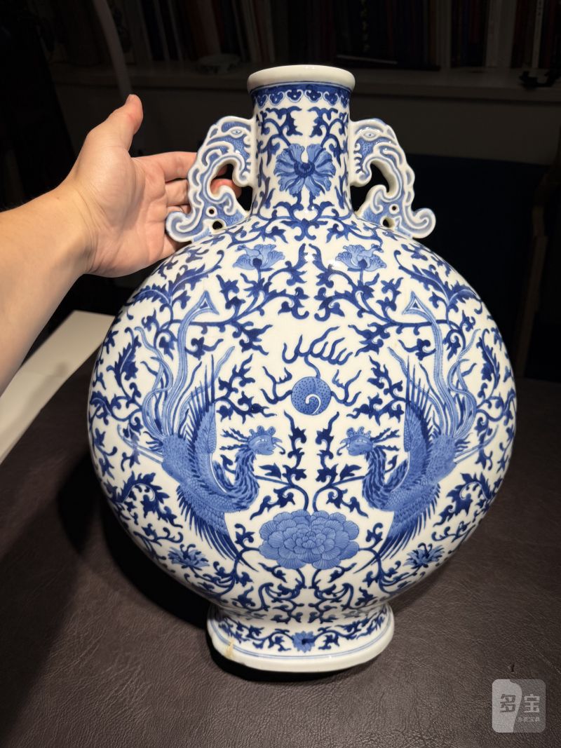 清同治 青花双凤纹抱月瓶 - 图3